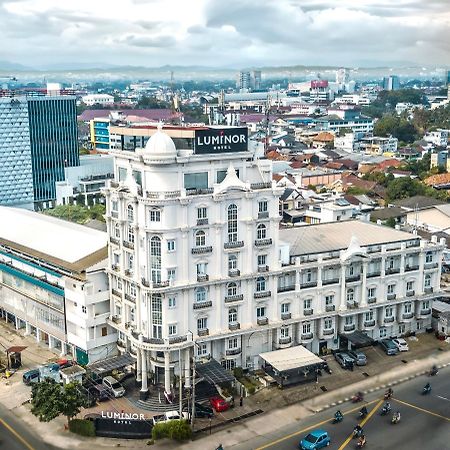 Luminor Hotel Palembang By Wh Free Massage 10 Minutes Esterno foto